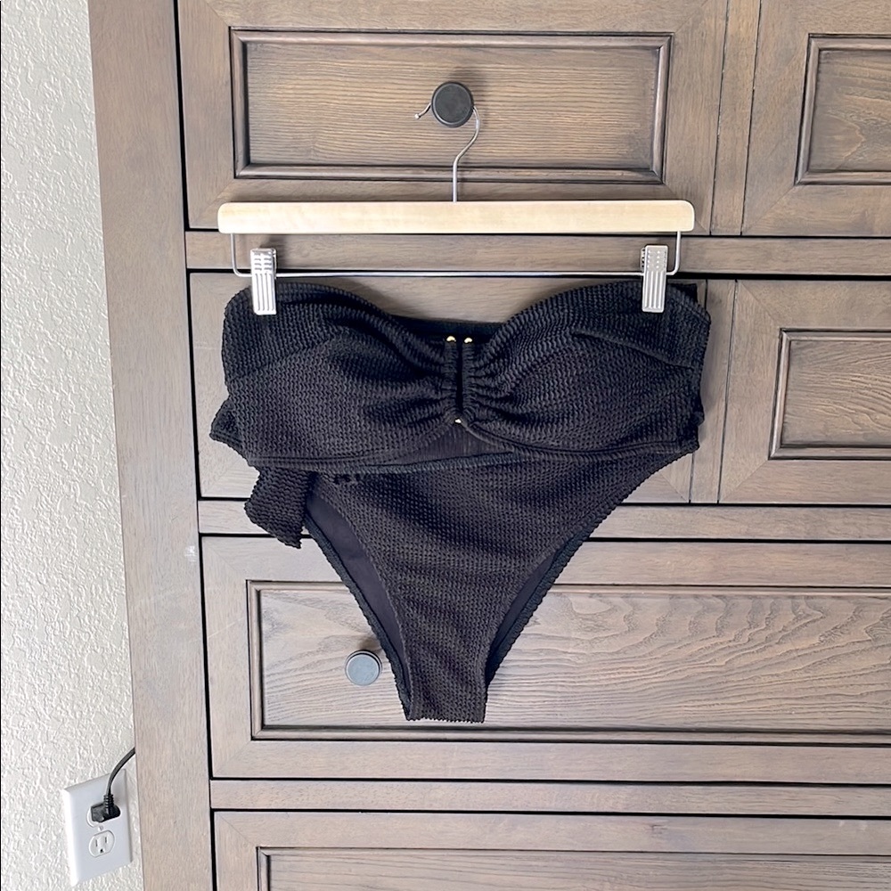 Elegant Black Strapless Bikini Set